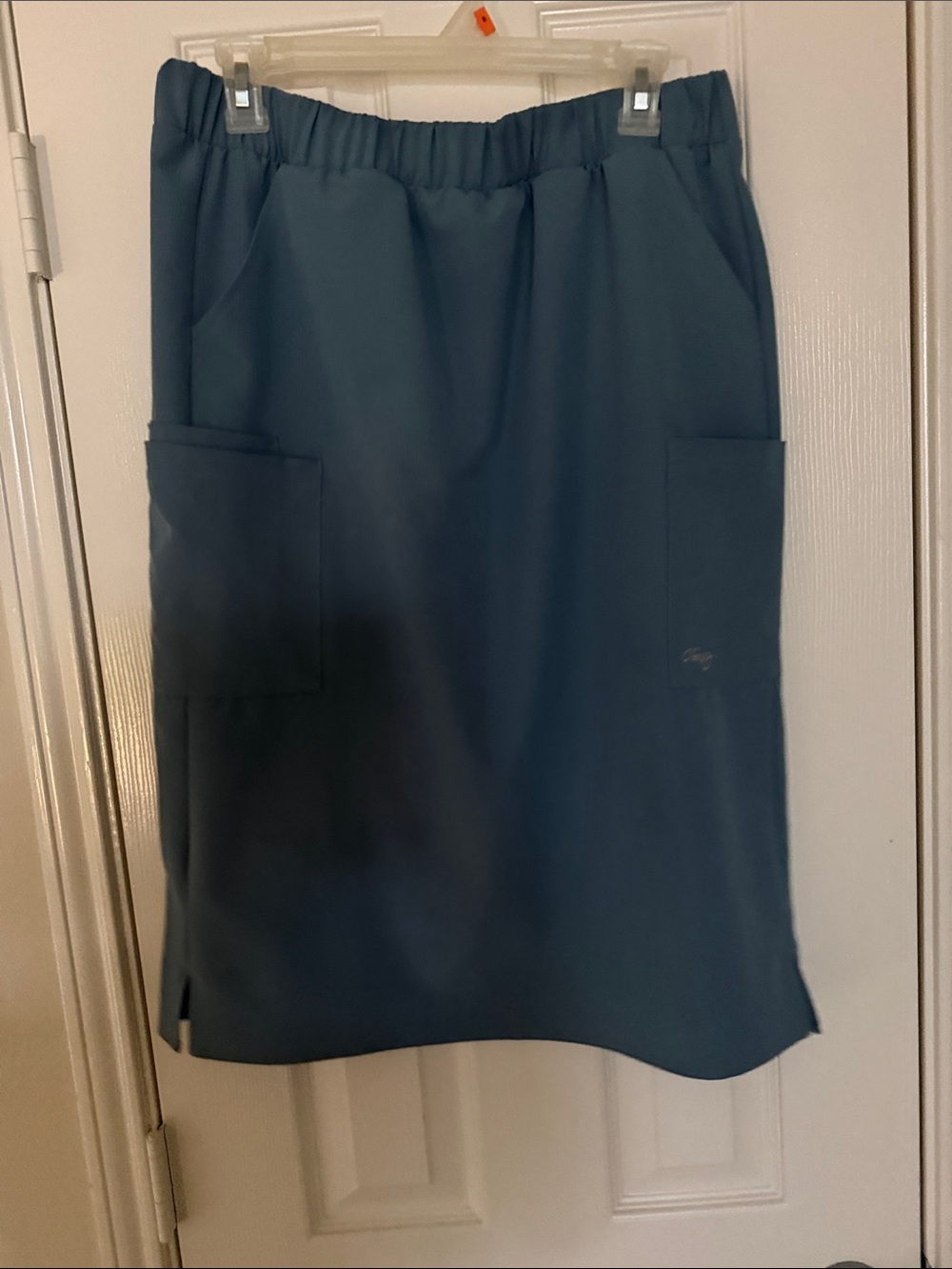 C saucy women’s skirt scrub set - Picture 4 of 6
